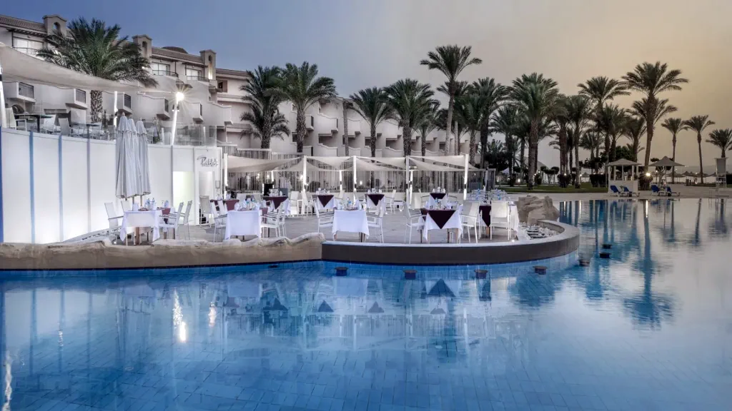 الفندق بيراميزا بيتش ريزورت - سهل حشيش